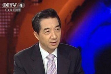 第122期:就是不一样!飙赛车上班的特朗普想把美国带到哪里?